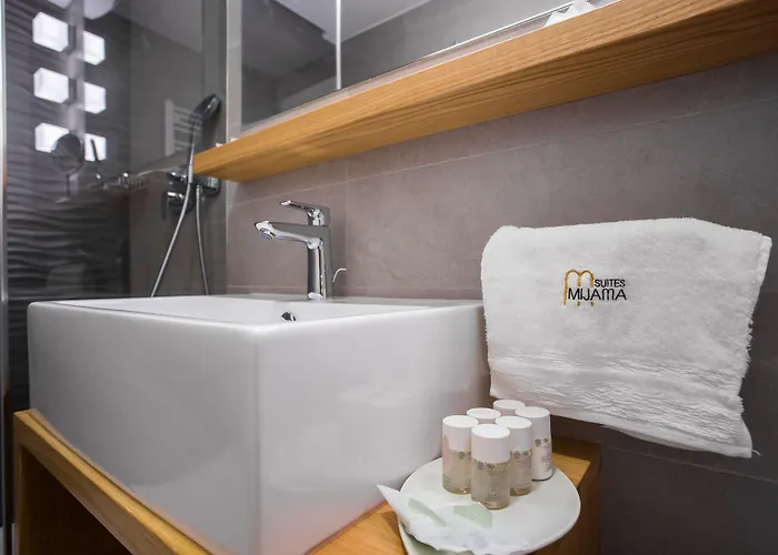 Mijama فندق مبيت وإفطار 4*