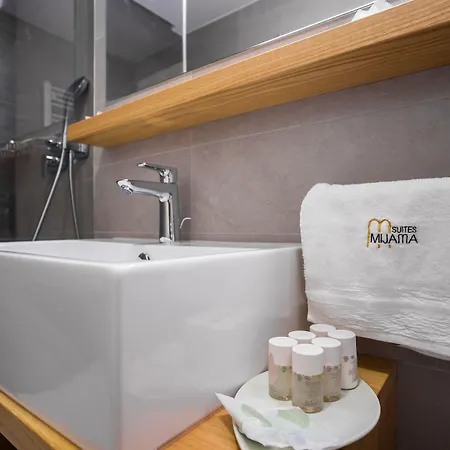 Mijama Bed & Breakfast 4*