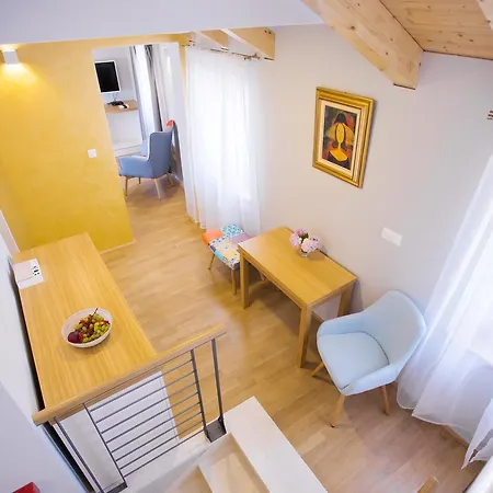 Mijama Bed & Breakfast 4*