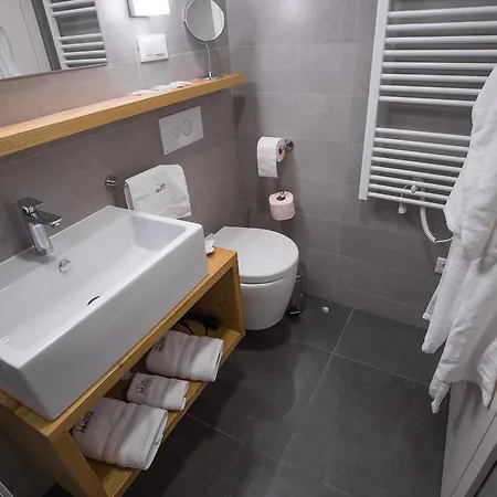 Mijama Nocleg ze śniadaniem